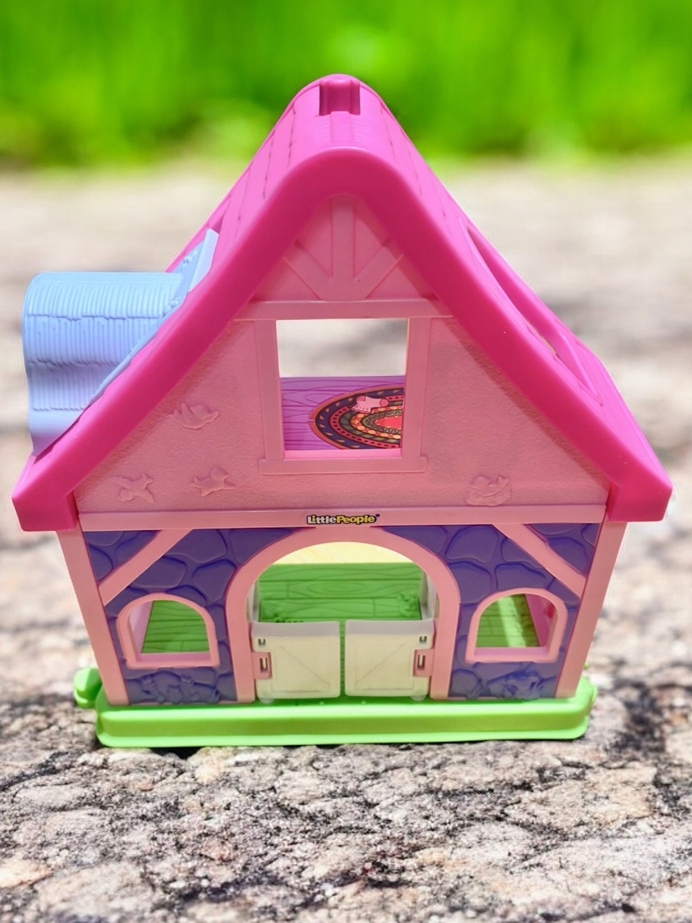 Fisher Price Little People Mia's Horse Stable Pink Barn with Sounds